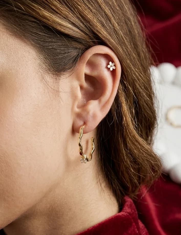 Gold Wavy Hoop Earrings 2